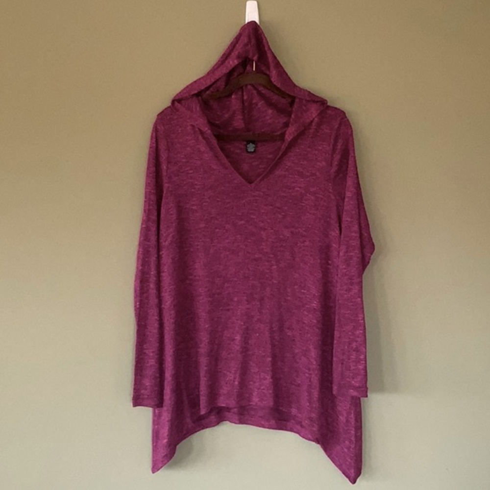 Magenta hooded long sleeve sweater